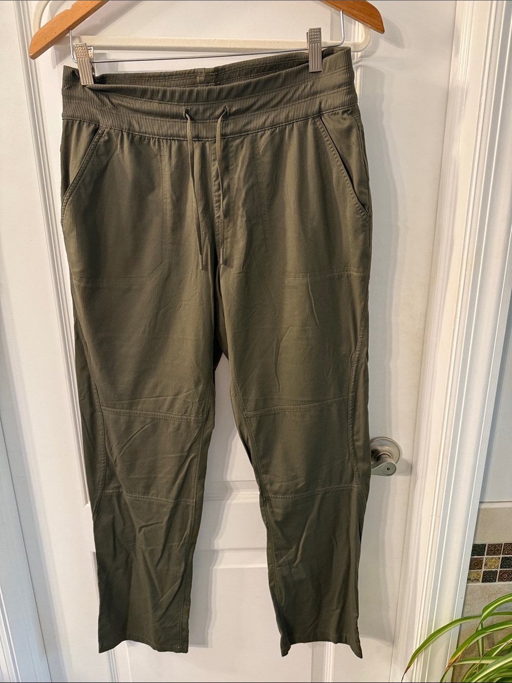 Men's Olive Drawstring Jogger Pants - Relaxed Casual Fit